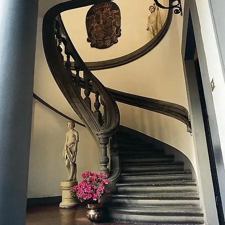 Отель Monna Lisa 4*