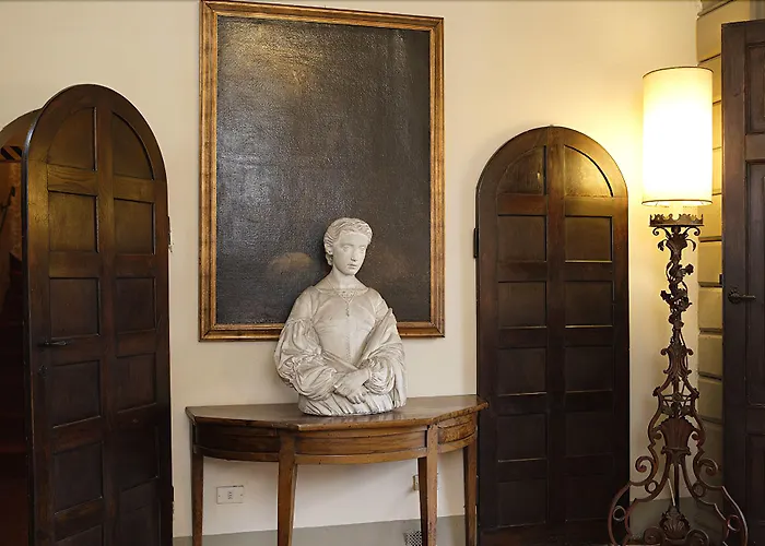 Monna Lisa Hotel 4*