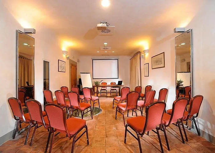 Monna Lisa Hotel 4*