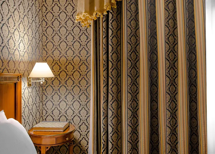 Monna Lisa Hotel