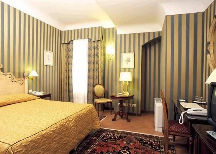 Monna Lisa Hotel